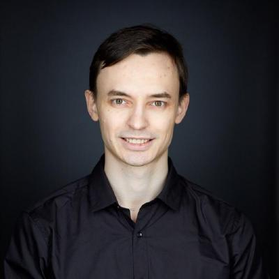 Роман Попов